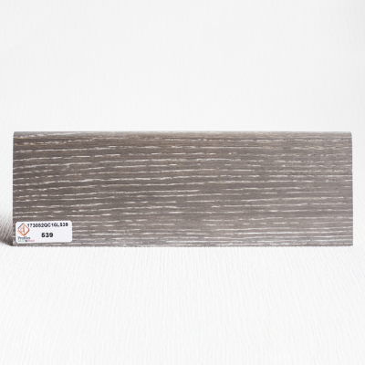 Плинтус на фанере со шпоном дуба 539