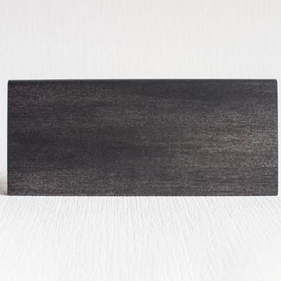 Плинтус из МДФ с алюминиевым покрытием М1 тёмная нержавейка Плинтус из МДФ с алюминиевым покрытием М1 тёмная нержавейка