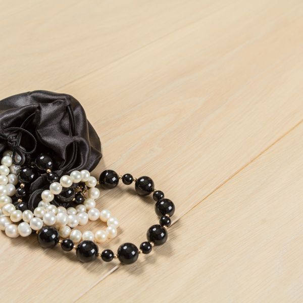 Массивная доска Дуб Снежный браш