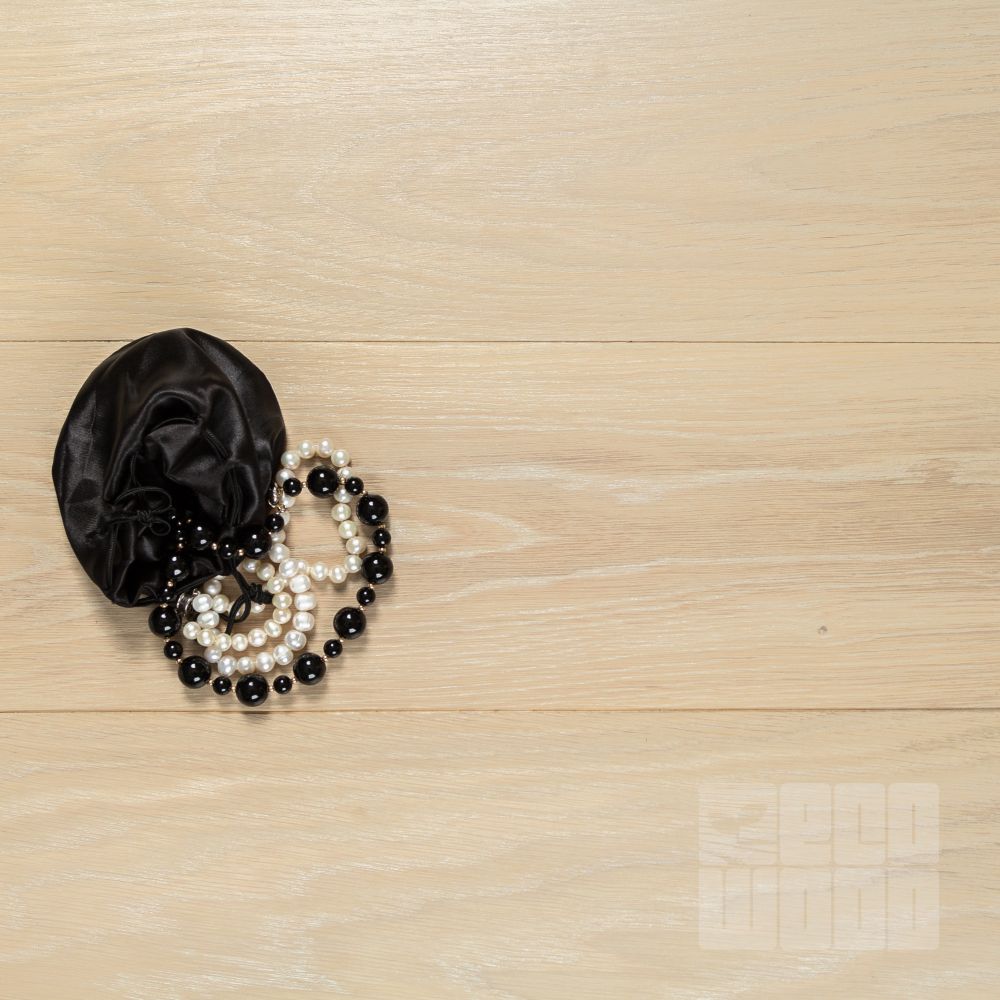 Массивная доска Дуб Снежный браш