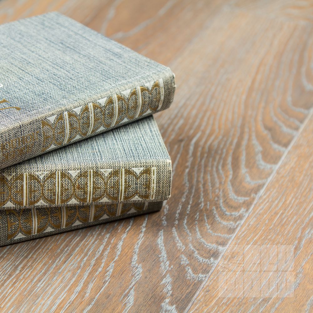 Паркетная доска Дуб "венге+белый" браш